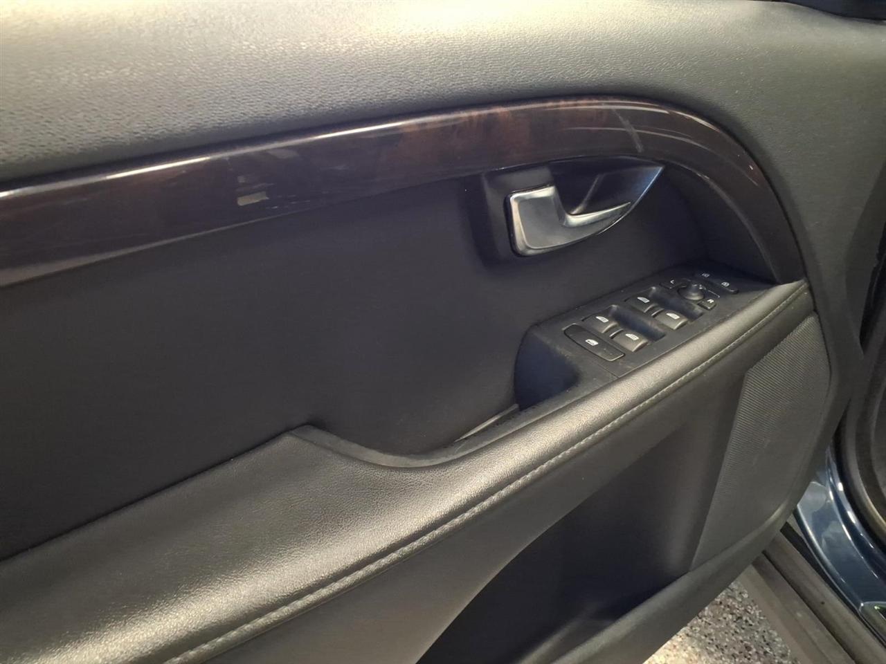 Volvo XC70 2015.5 AWD 4dr Wgn T6 2015