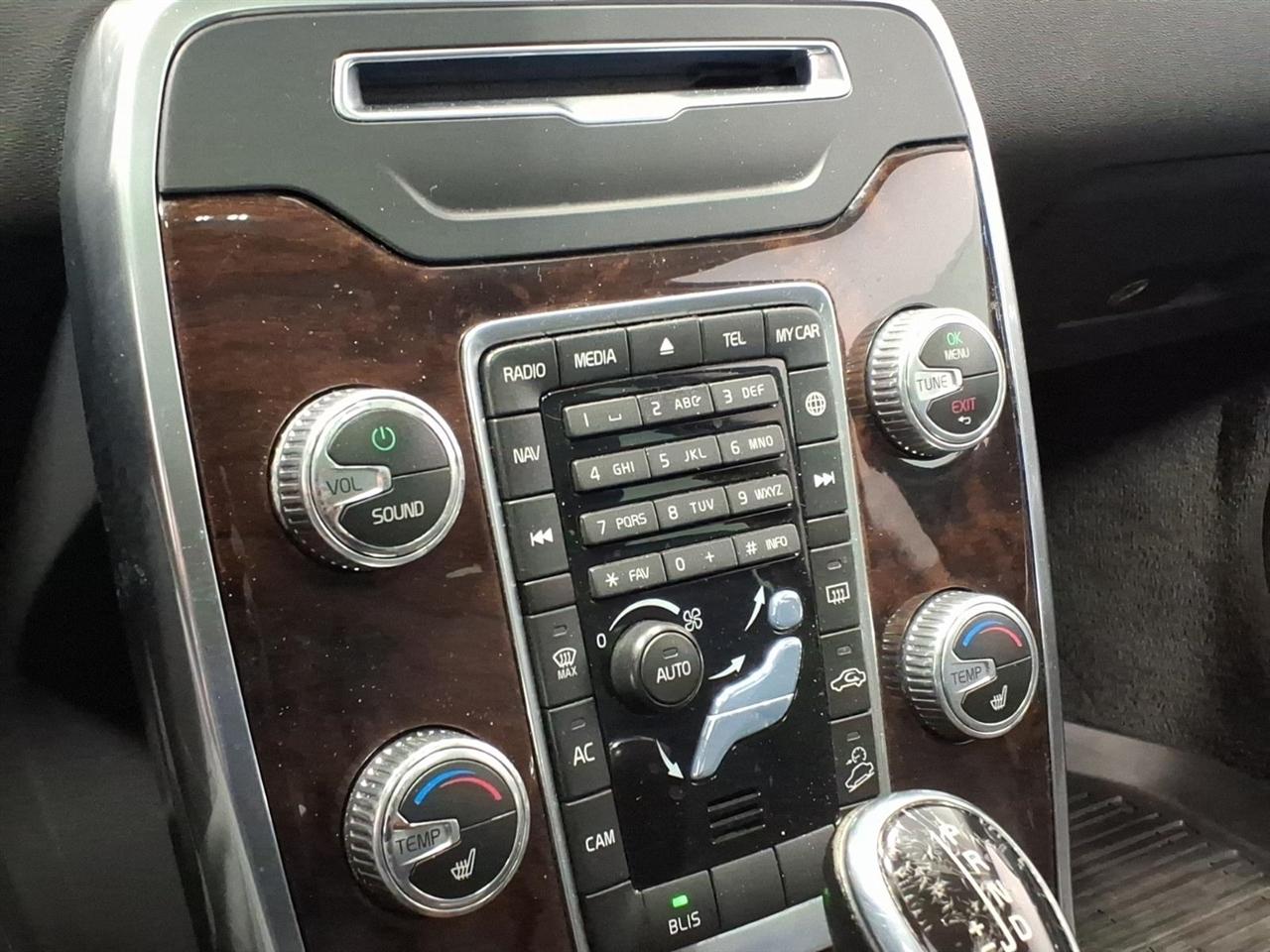 Volvo XC70 2015.5 AWD 4dr Wgn T6 2015