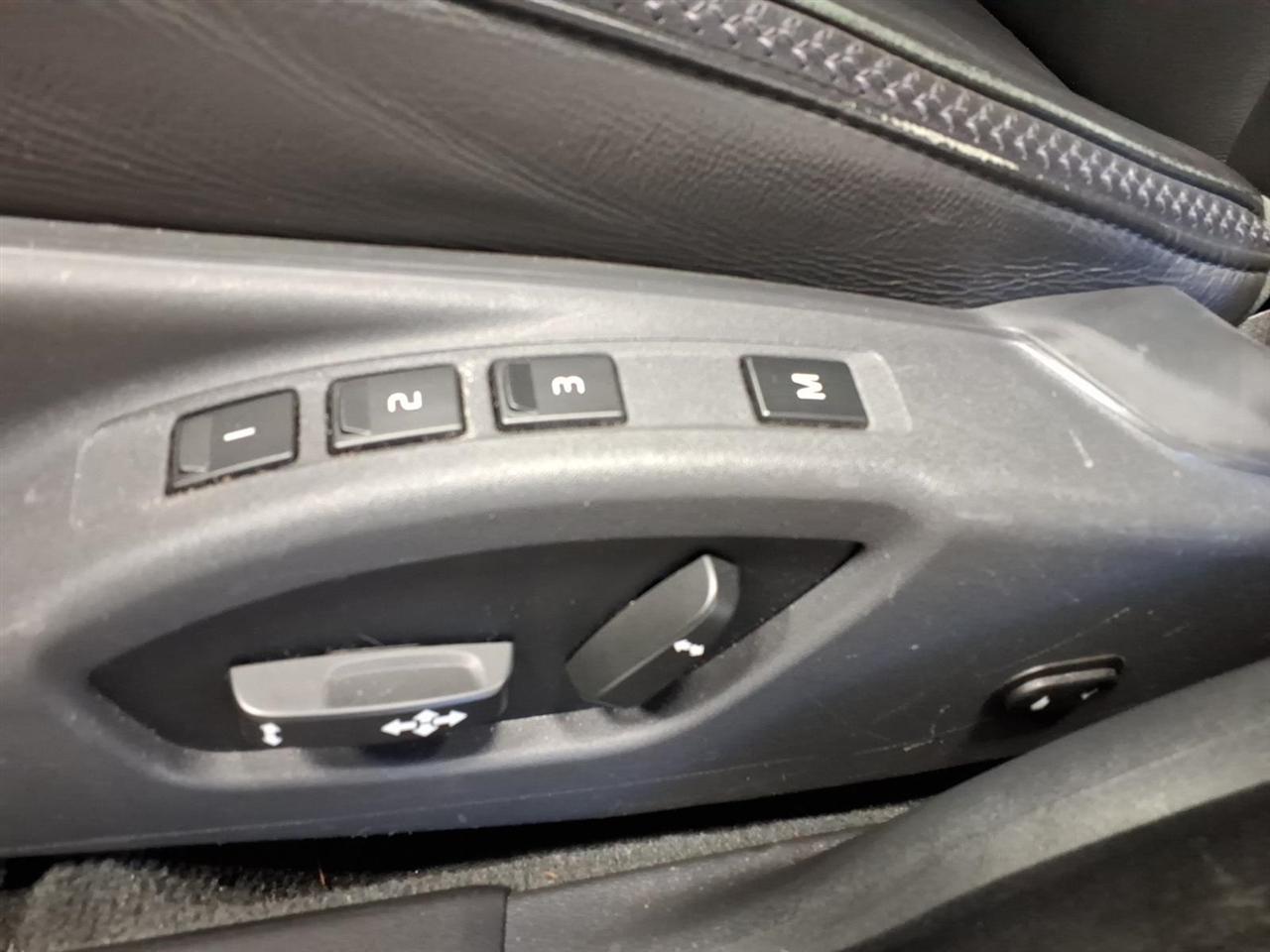 Volvo XC70 2015.5 AWD 4dr Wgn T6 2015