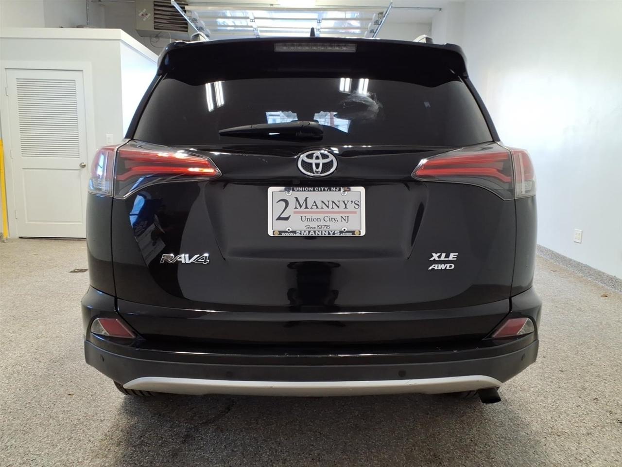 Toyota RAV4 AWD 4dr XLE (Natl) 2016