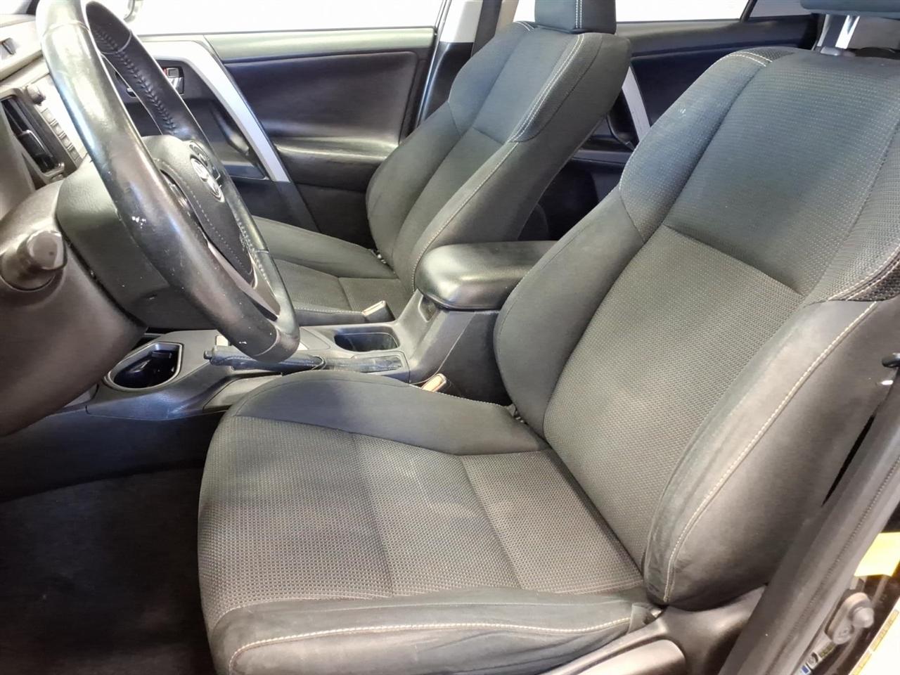 Toyota RAV4 AWD 4dr XLE (Natl) 2016