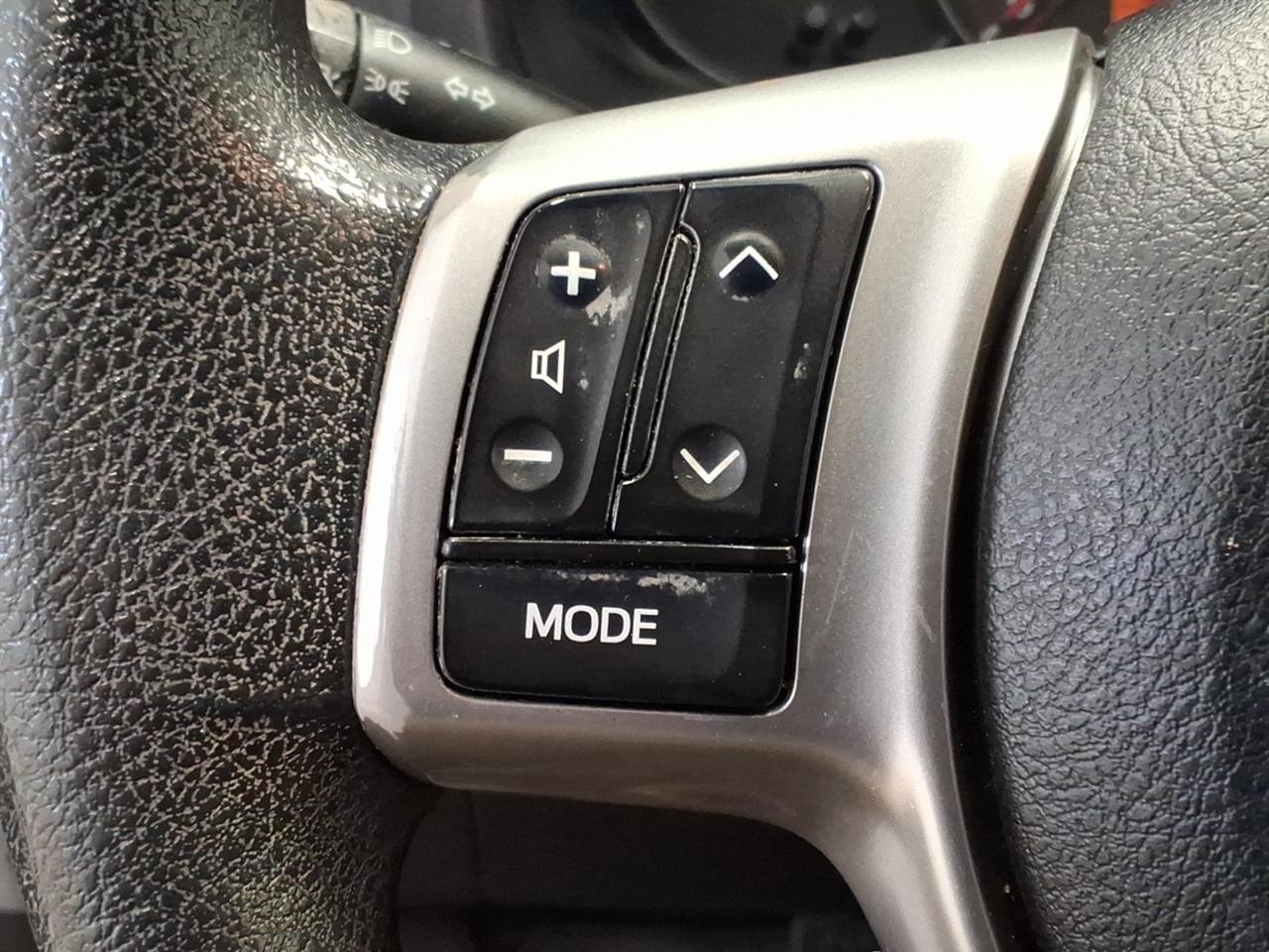 Toyota Yaris 5dr Liftback Man SE (TMC/CBU Plant) (Natl) 2014