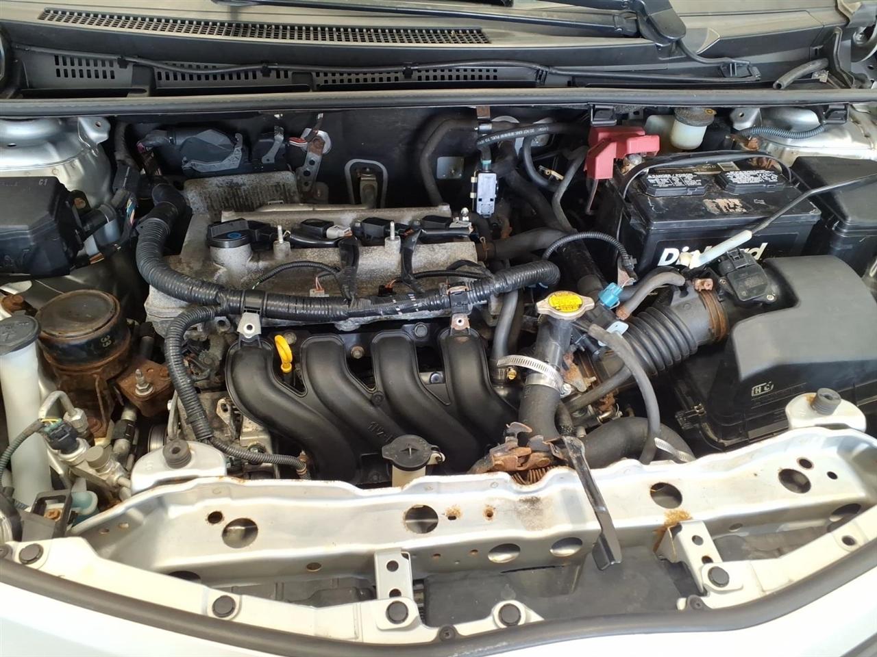 Toyota Yaris 5dr Liftback Man SE (TMC/CBU Plant) (Natl) 2014