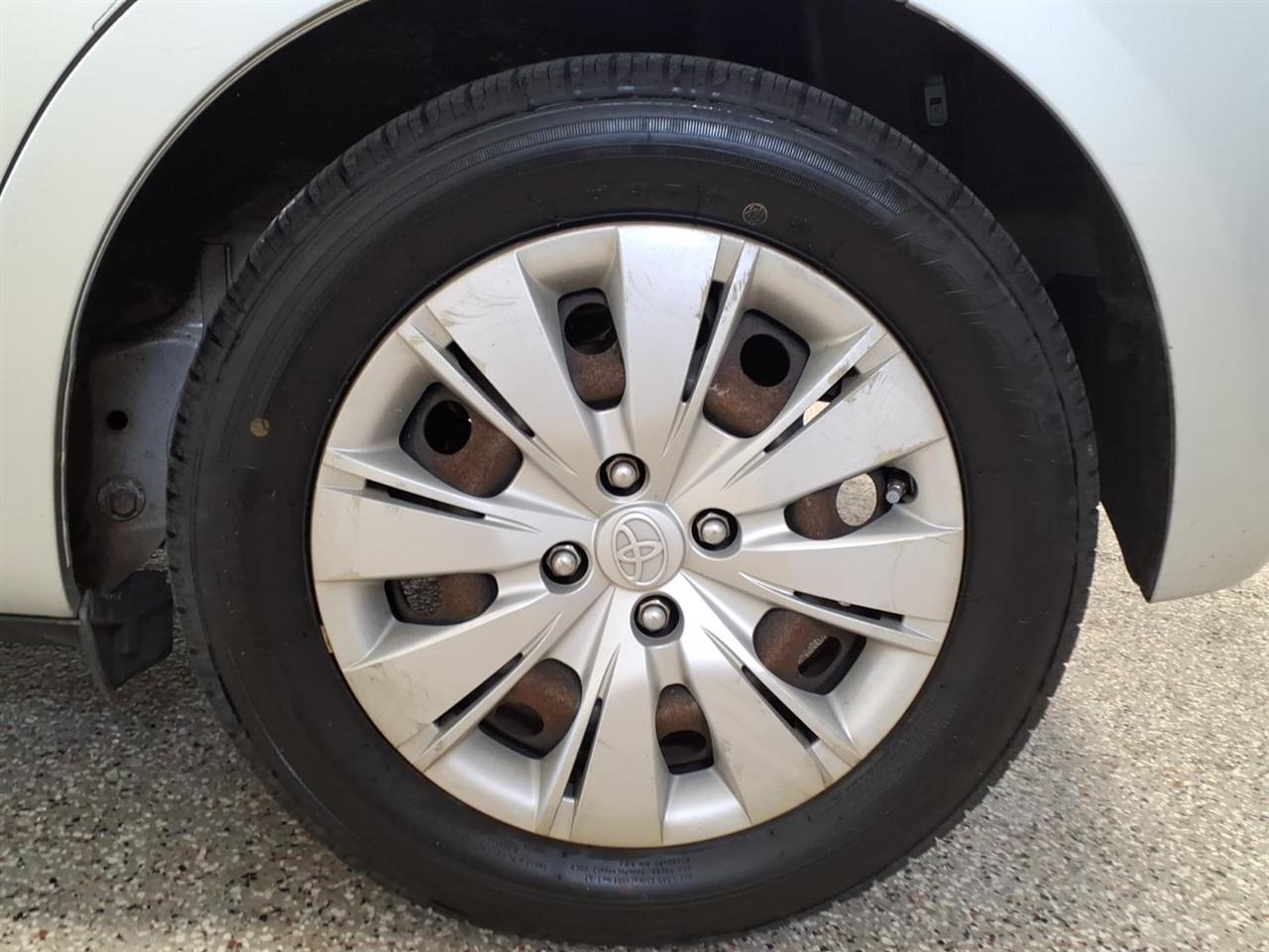 Toyota Yaris 5dr Liftback Man SE (TMC/CBU Plant) (Natl) 2014