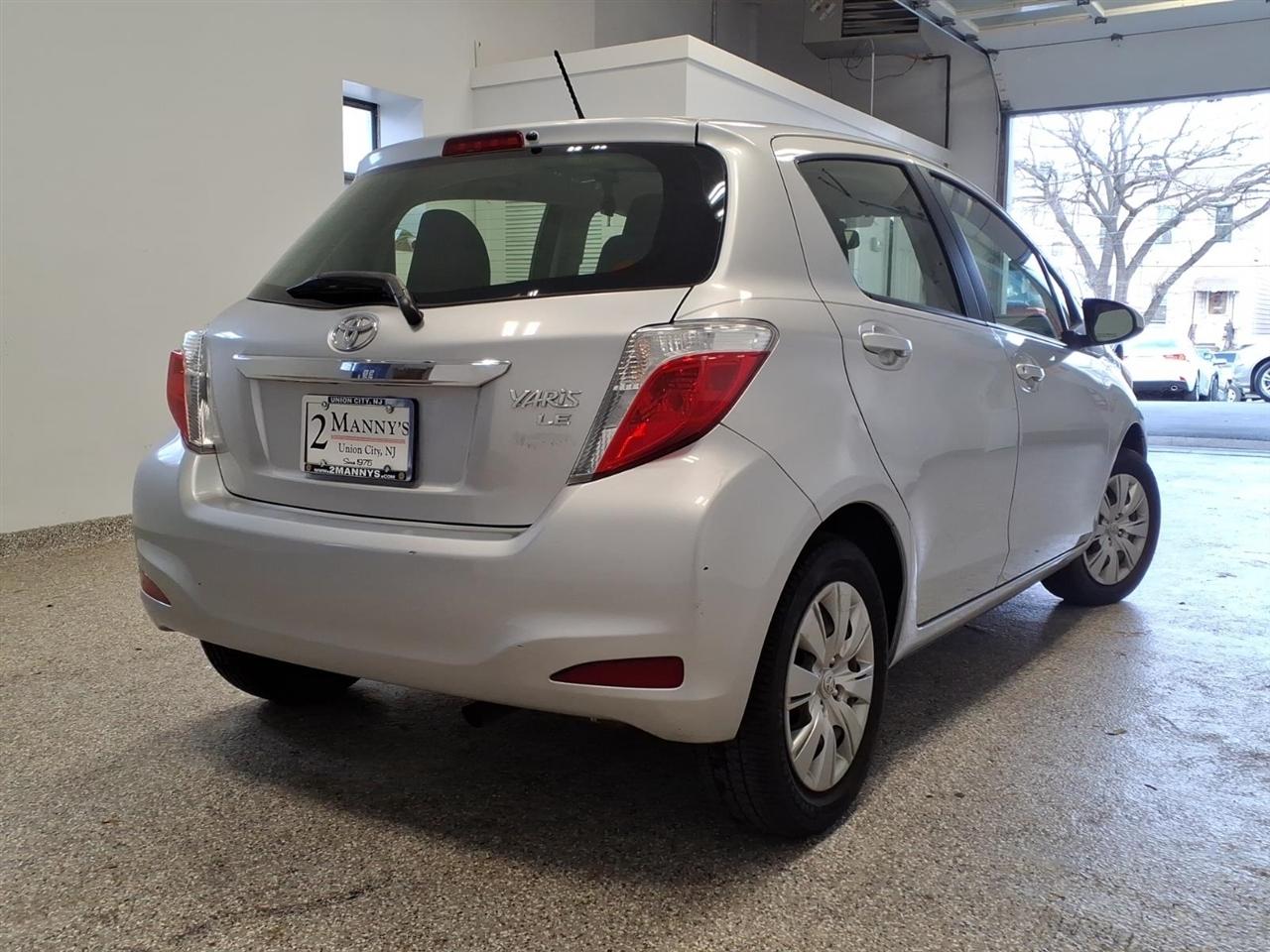 Toyota Yaris 5dr Liftback Man SE (TMC/CBU Plant) (Natl) 2014