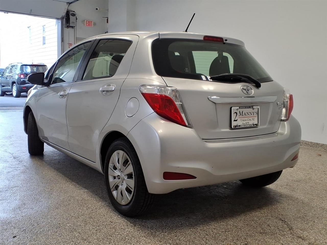 Toyota Yaris 5dr Liftback Man SE (TMC/CBU Plant) (Natl) 2014