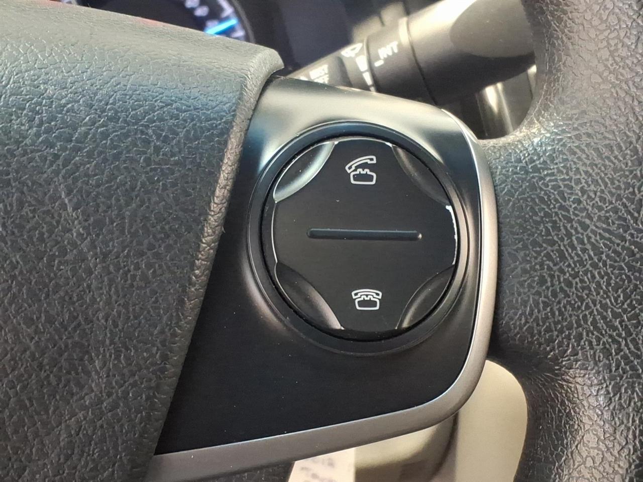 Toyota Camry 4dr Sdn I4 Auto LE (Natl) 2012