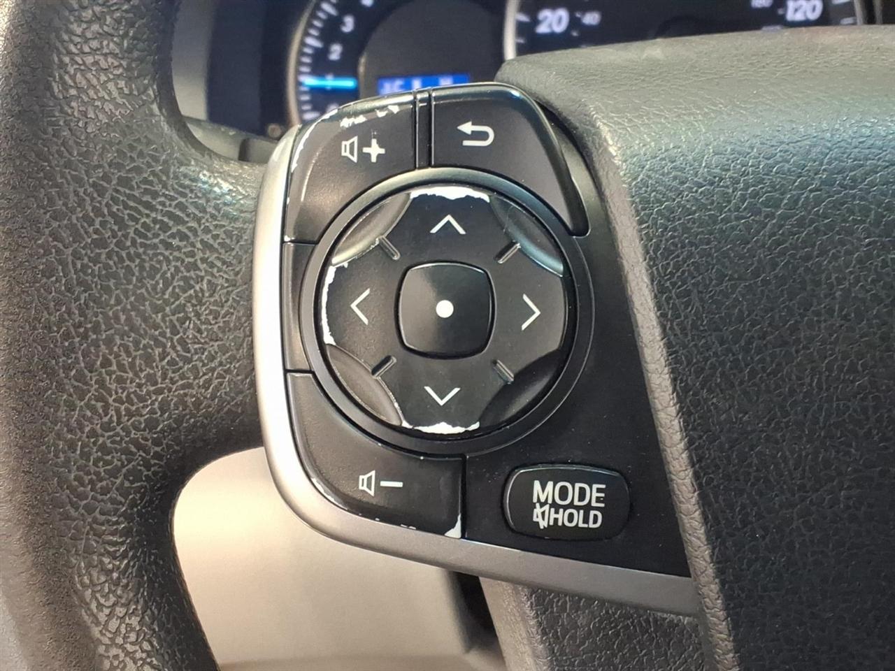 Toyota Camry 4dr Sdn I4 Auto LE (Natl) 2012