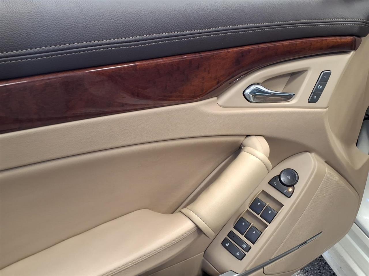 Cadillac CTS Sedan 4dr Sdn 3.0L Luxury RWD 2012