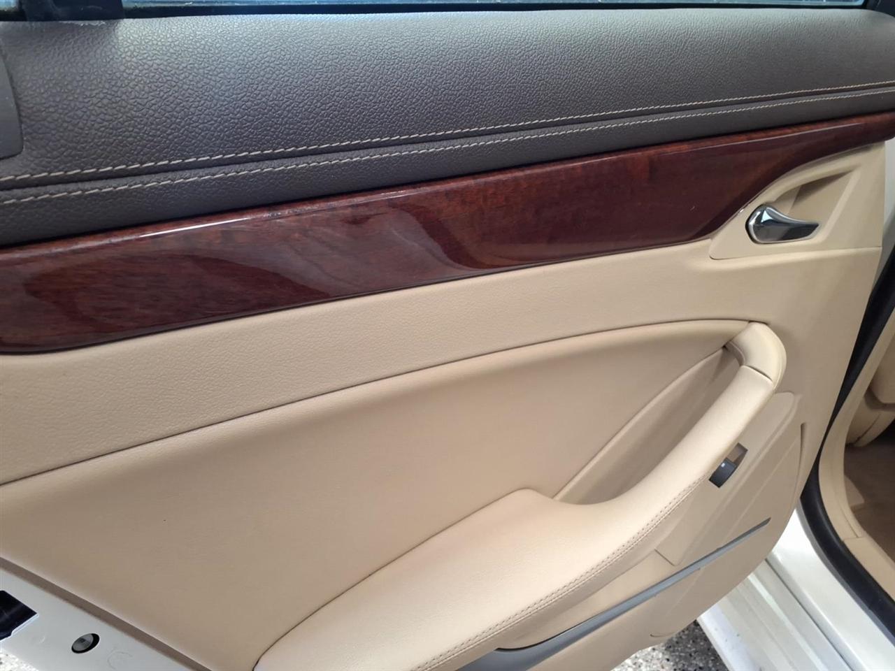 Cadillac CTS Sedan 4dr Sdn 3.0L Luxury RWD 2012