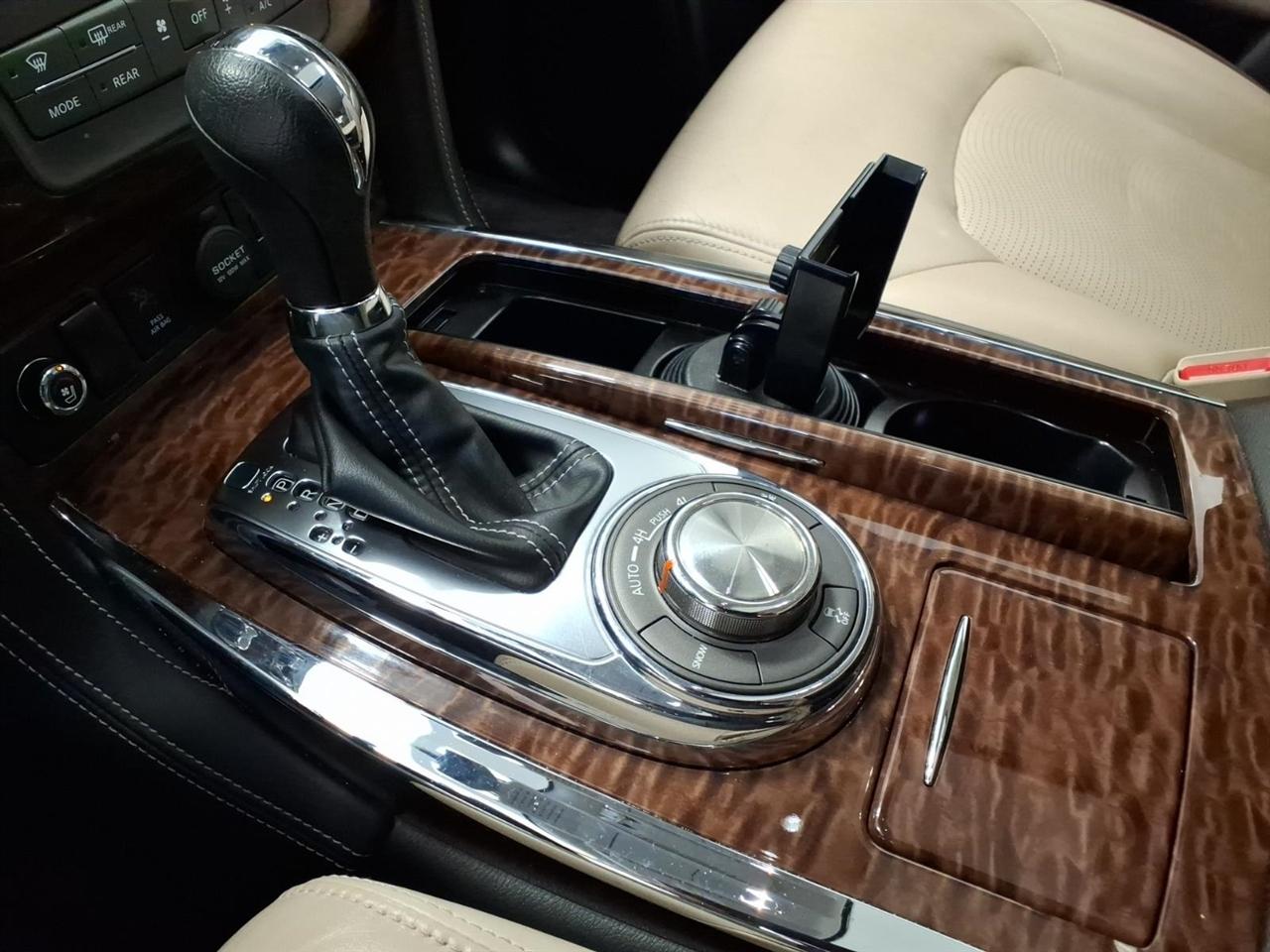 Nissan Armada 4x4 Platinum 2019