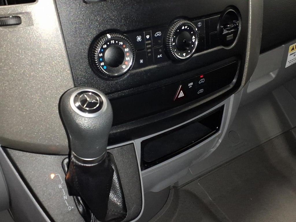 Mercedes-Benz Sprinter Cargo Vans 2500 144" 2014