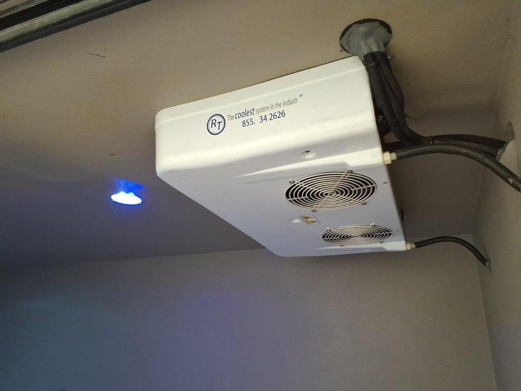 Mercedes-Benz Sprinter Cargo Vans 2500 144" 2014