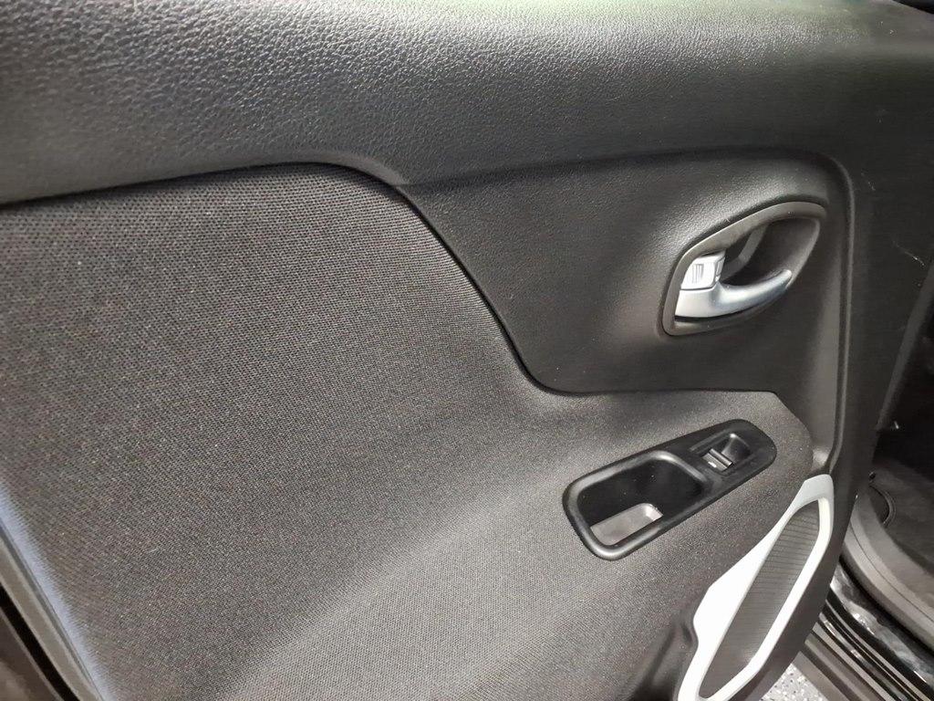 2019 Jeep Renegade Latitude - Photo 19