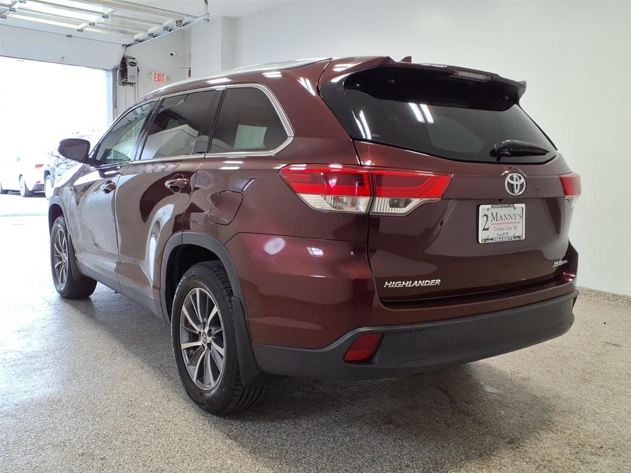 Toyota Highlander XLE AWD V6 2019