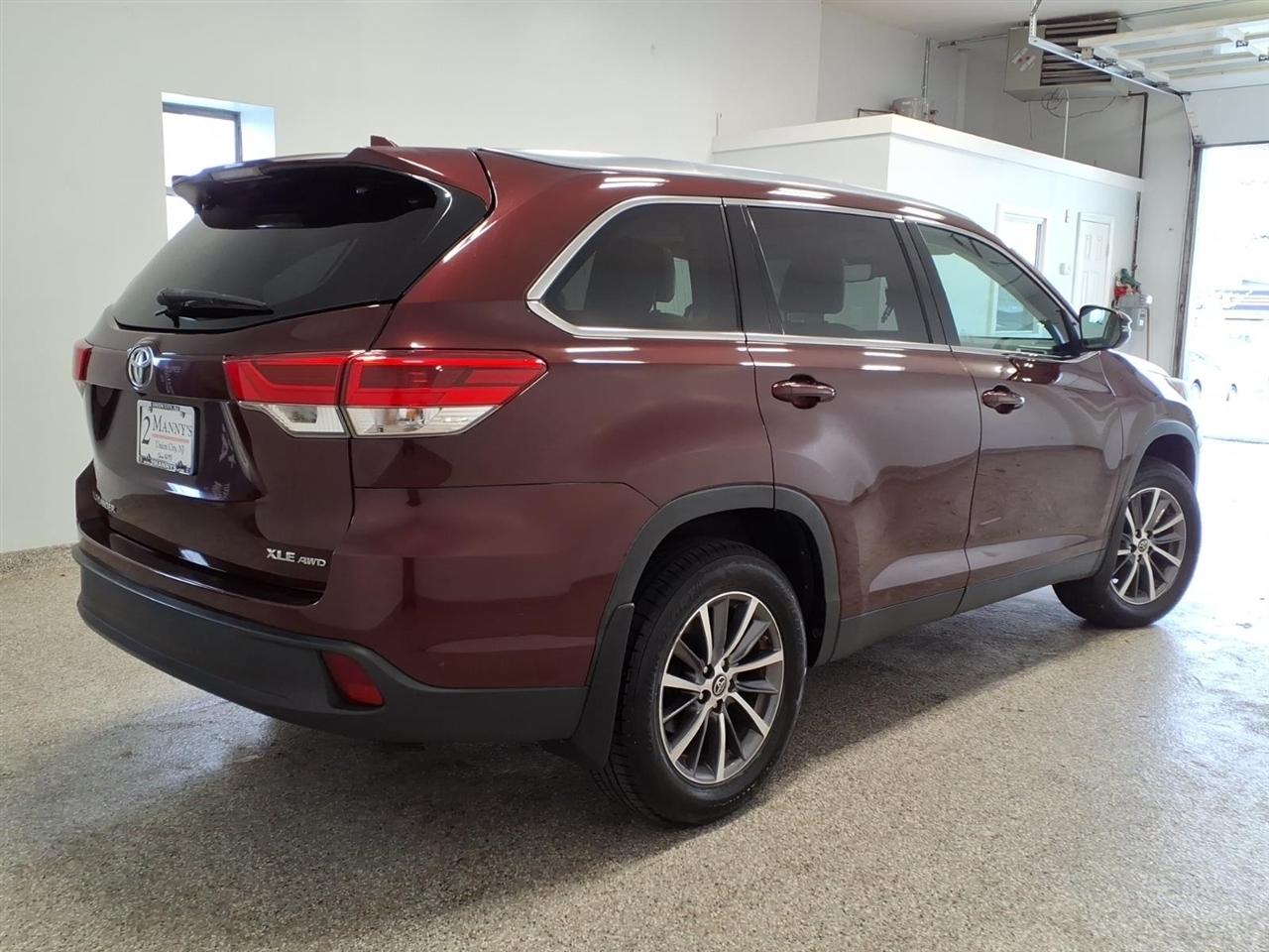 Toyota Highlander XLE AWD V6 2019