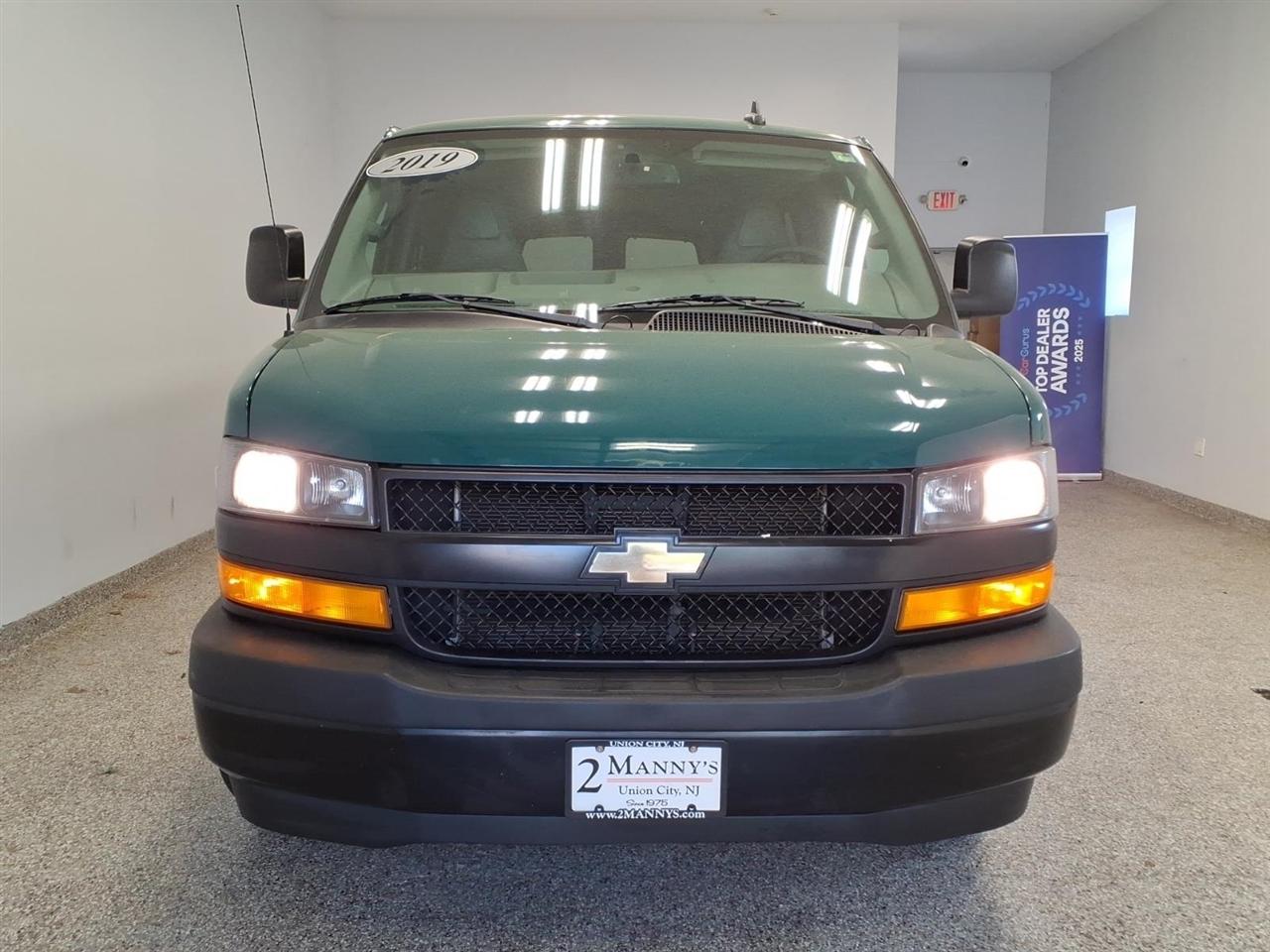 Chevrolet Express Passenger RWD 3500 155" LS 2019