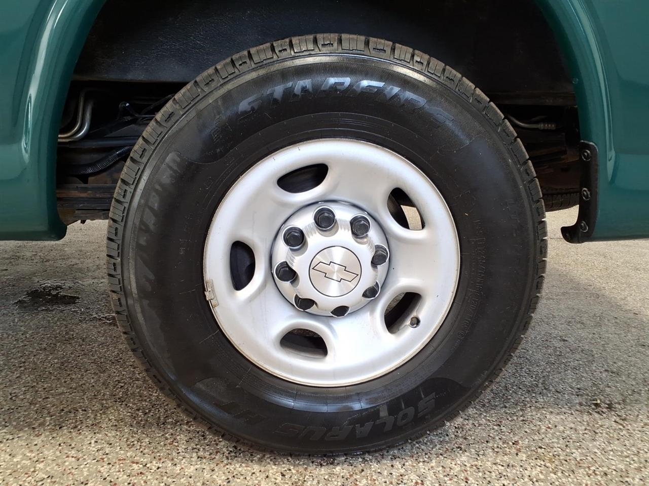Chevrolet Express Passenger RWD 3500 155" LS 2019