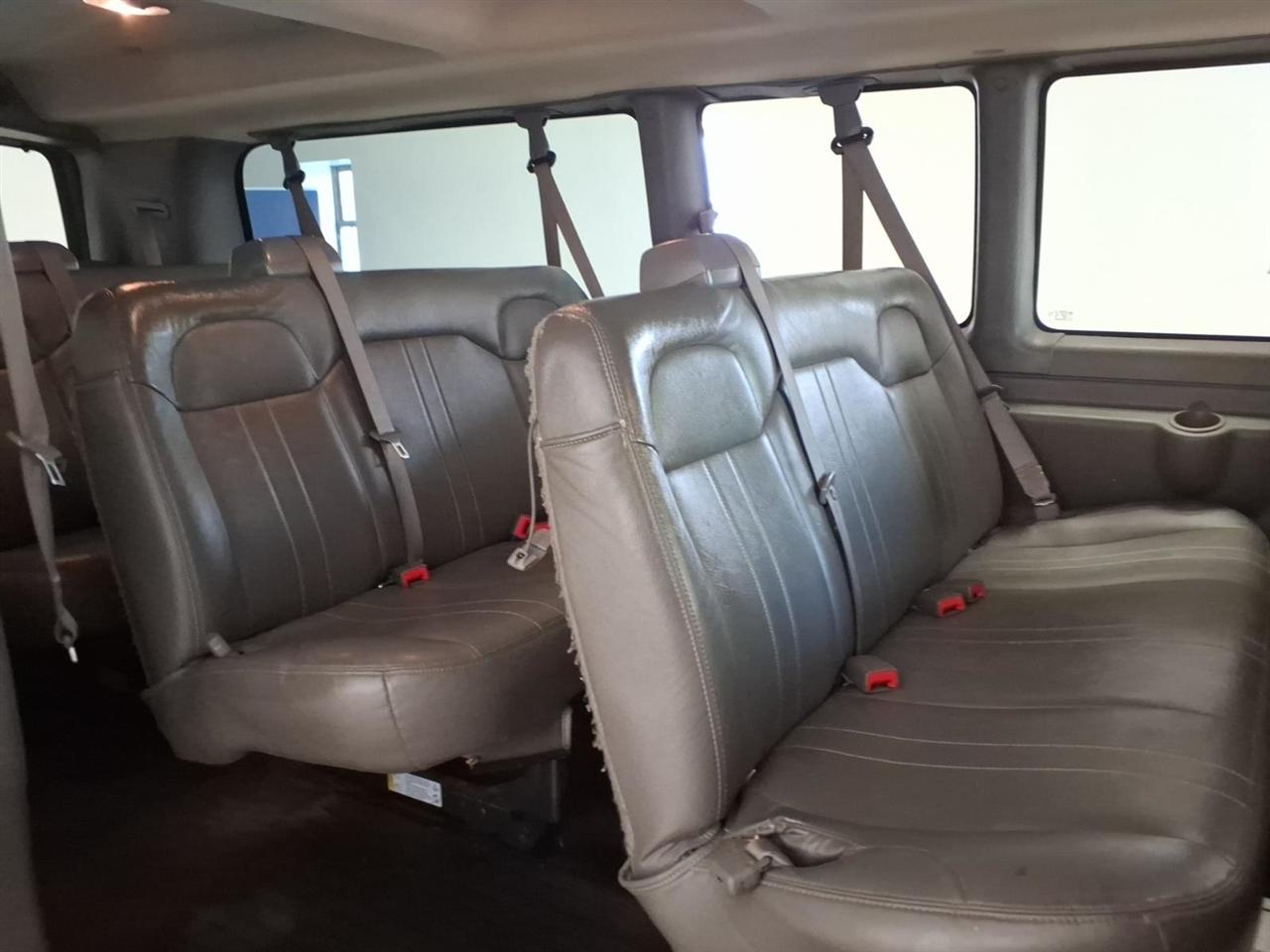 Chevrolet Express Passenger RWD 3500 155" LS 2019