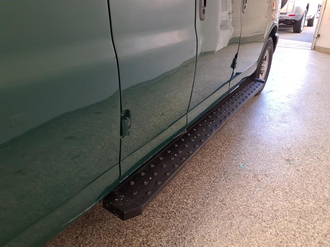 Chevrolet Express Passenger RWD 3500 155" LS 2019