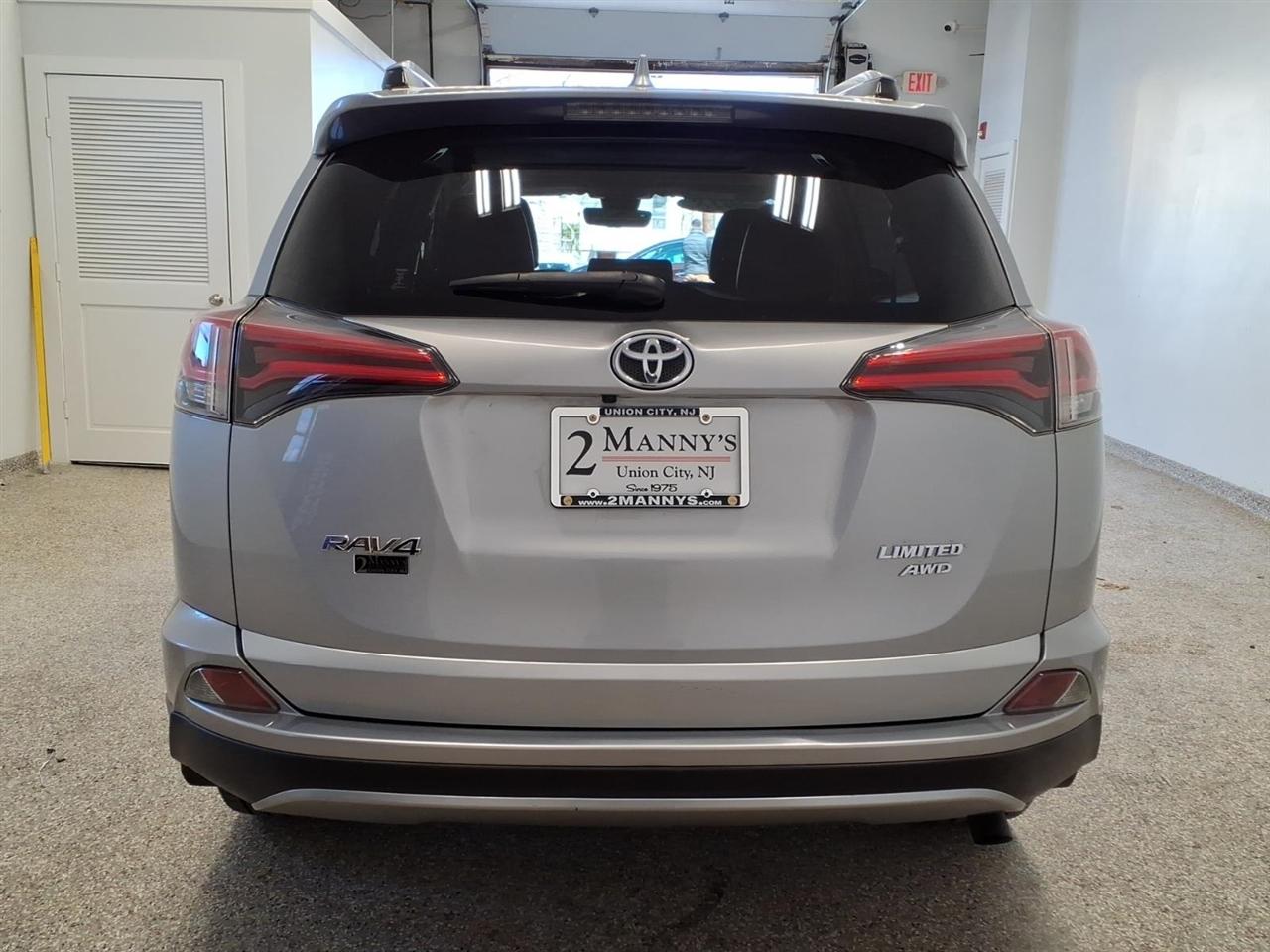 Toyota RAV4 Limited AWD (Natl) 2018