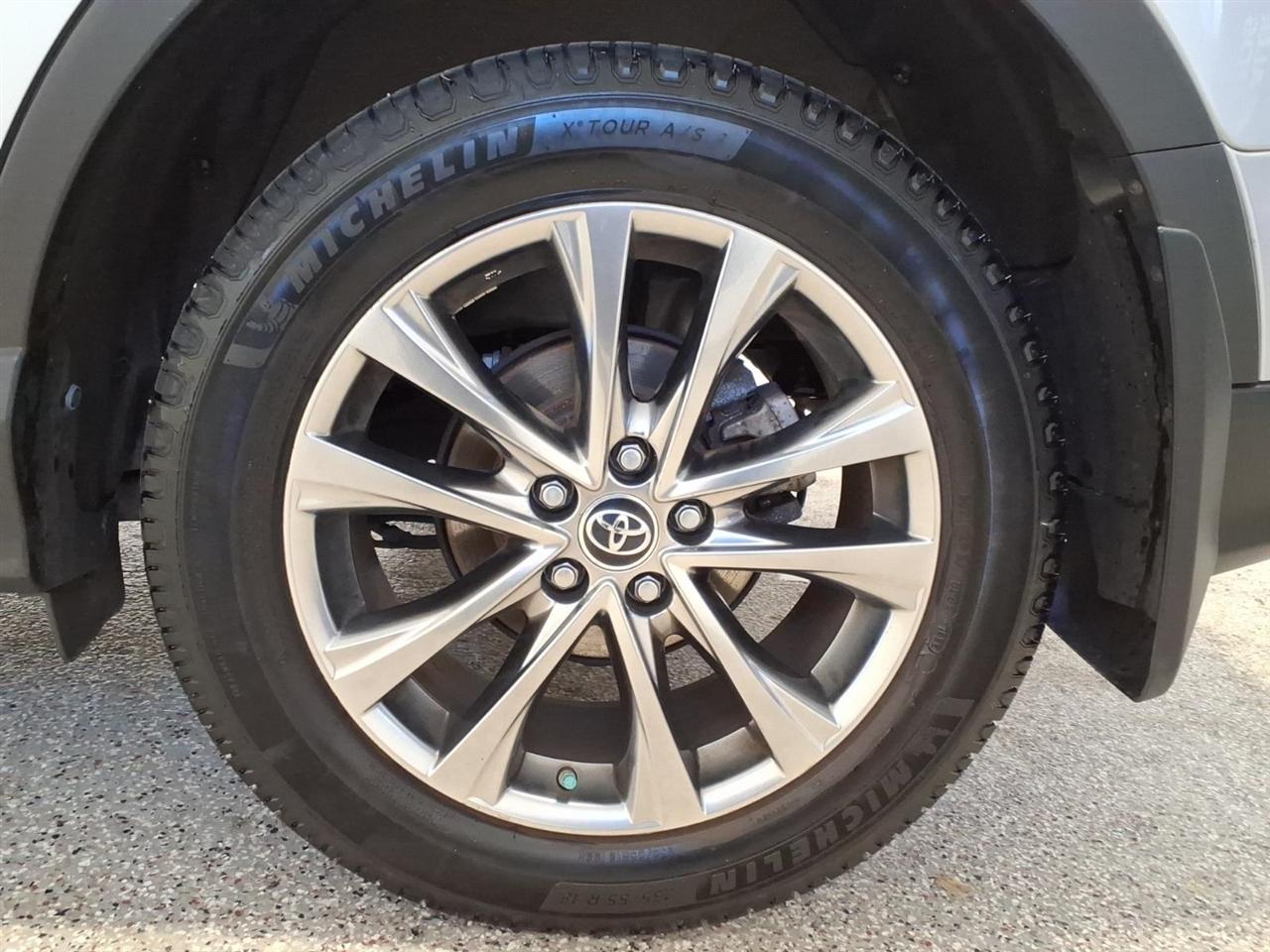 Toyota RAV4 Limited AWD (Natl) 2018