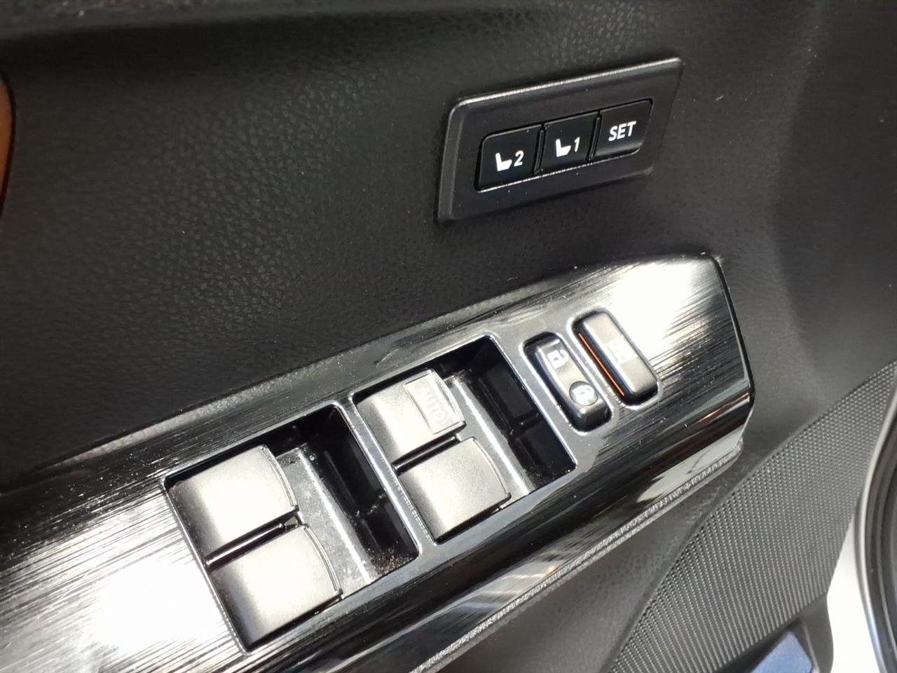 Toyota RAV4 Limited AWD (Natl) 2018