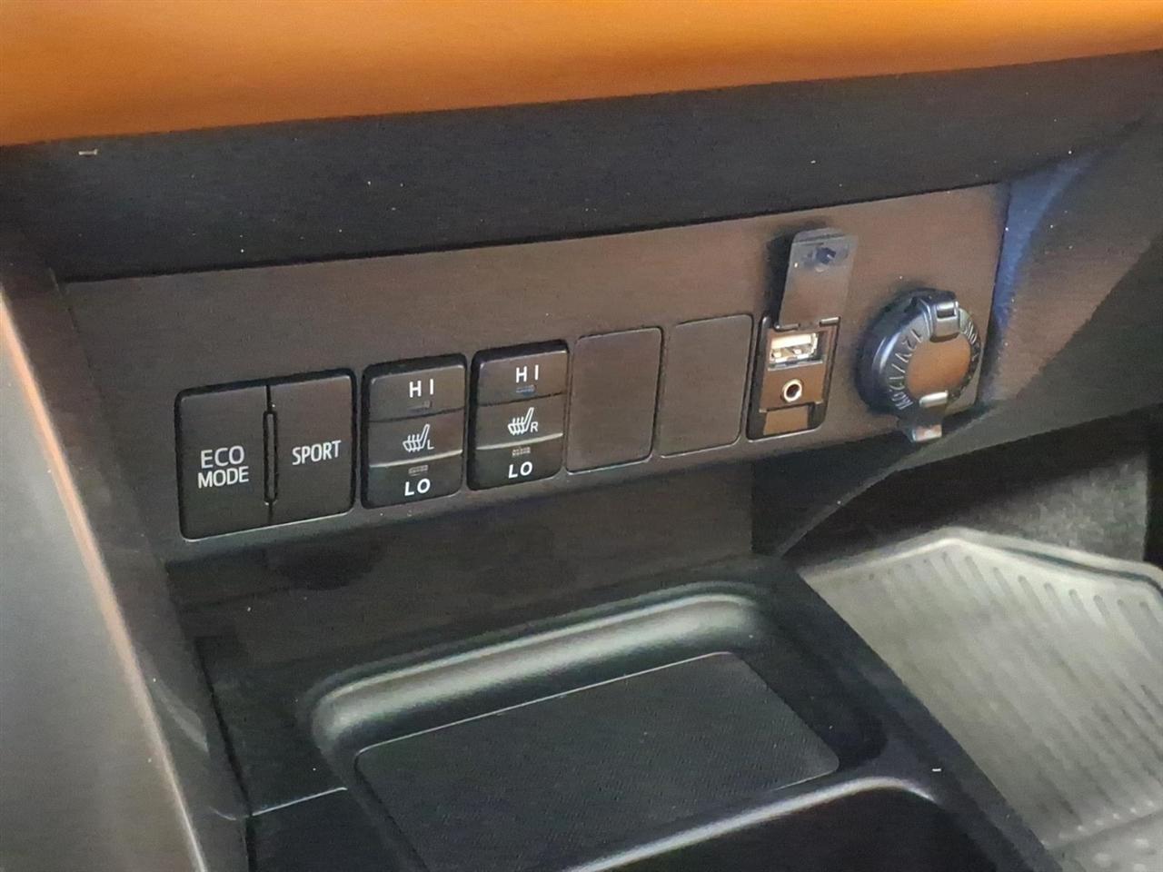 Toyota RAV4 Limited AWD (Natl) 2018