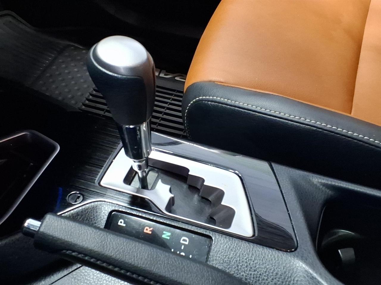 Toyota RAV4 Limited AWD (Natl) 2018