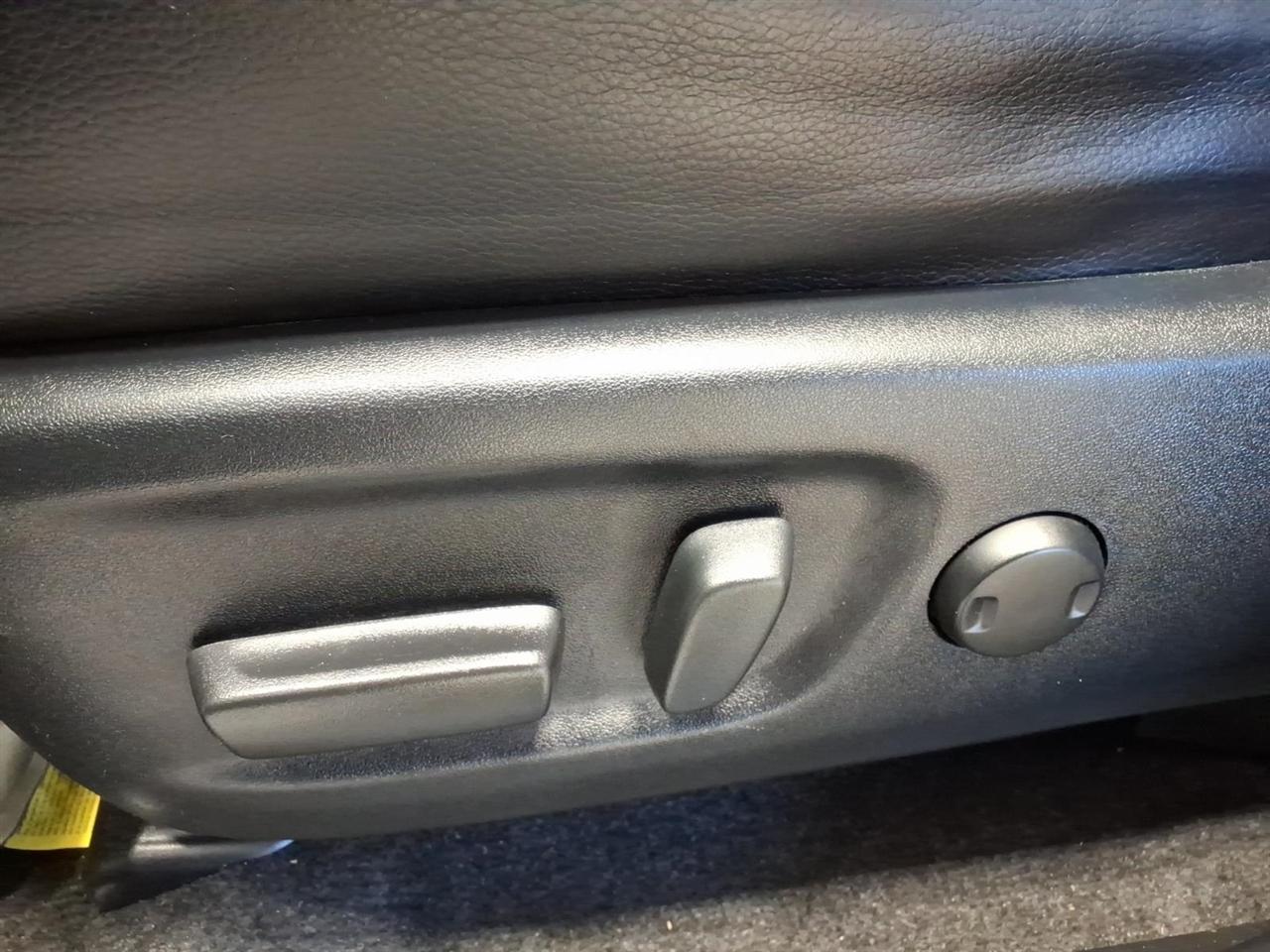 Toyota RAV4 Limited AWD (Natl) 2018