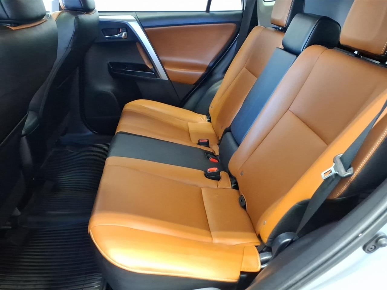 Toyota RAV4 Limited AWD (Natl) 2018