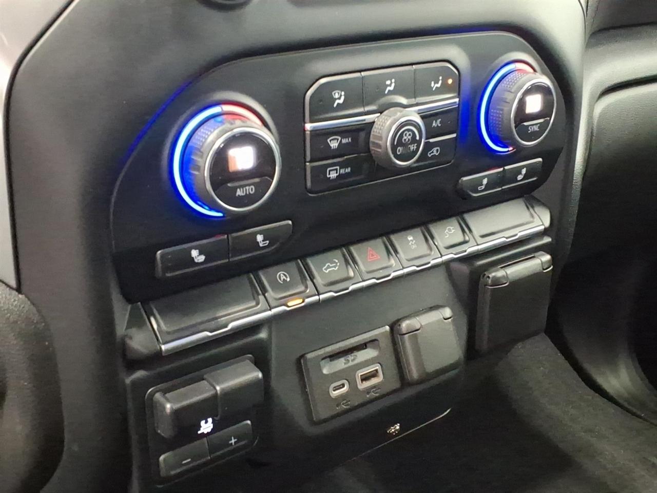 Chevrolet Silverado 1500 4WD Double Cab 147" LT 2019