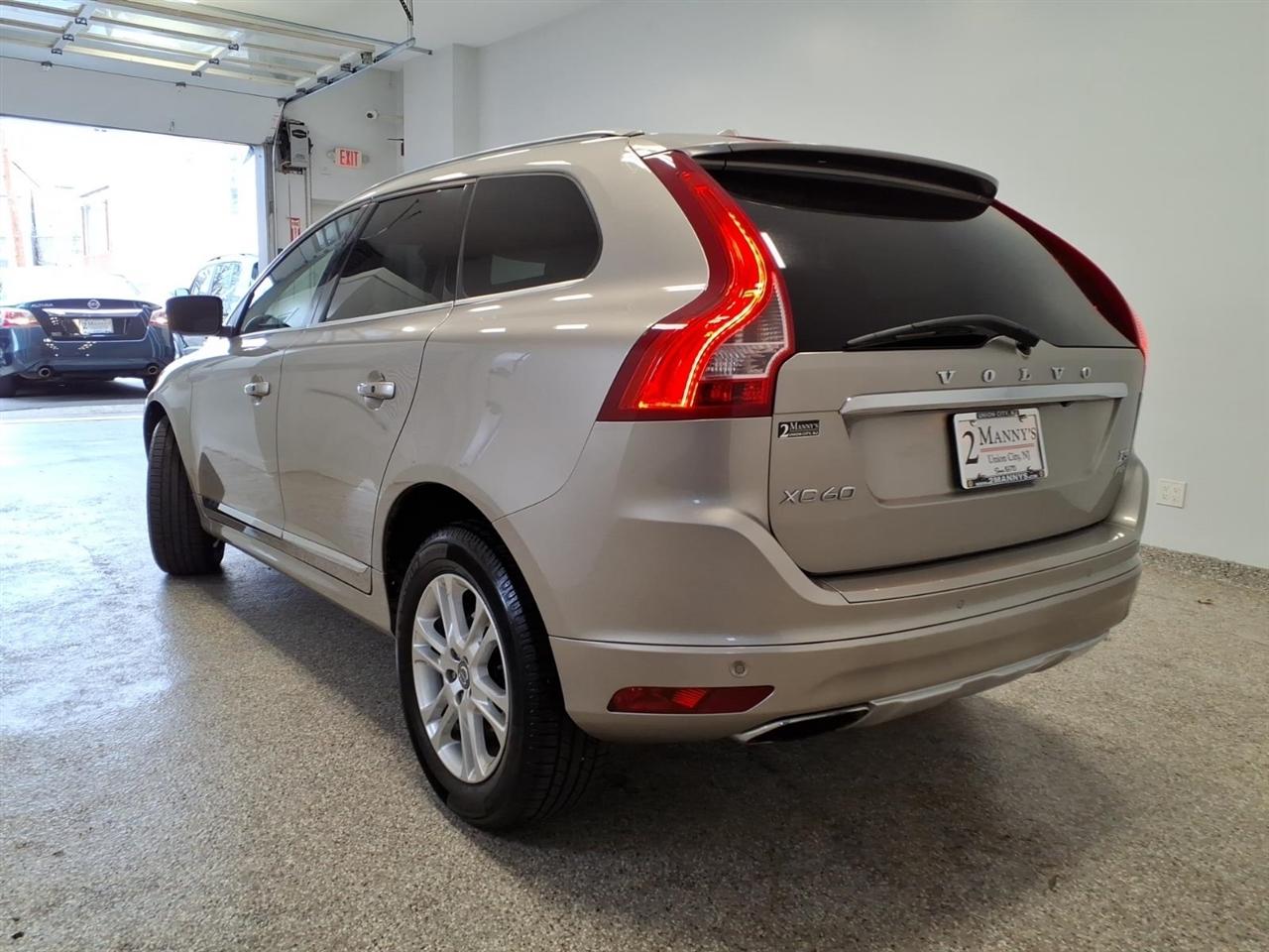 Volvo XC60 2015.5 AWD 4dr T5 2015