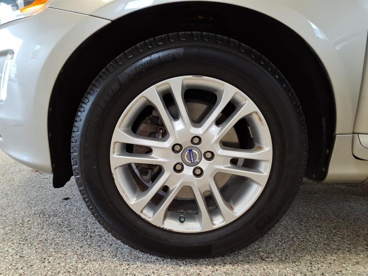 Volvo XC60 2015.5 AWD 4dr T5 2015