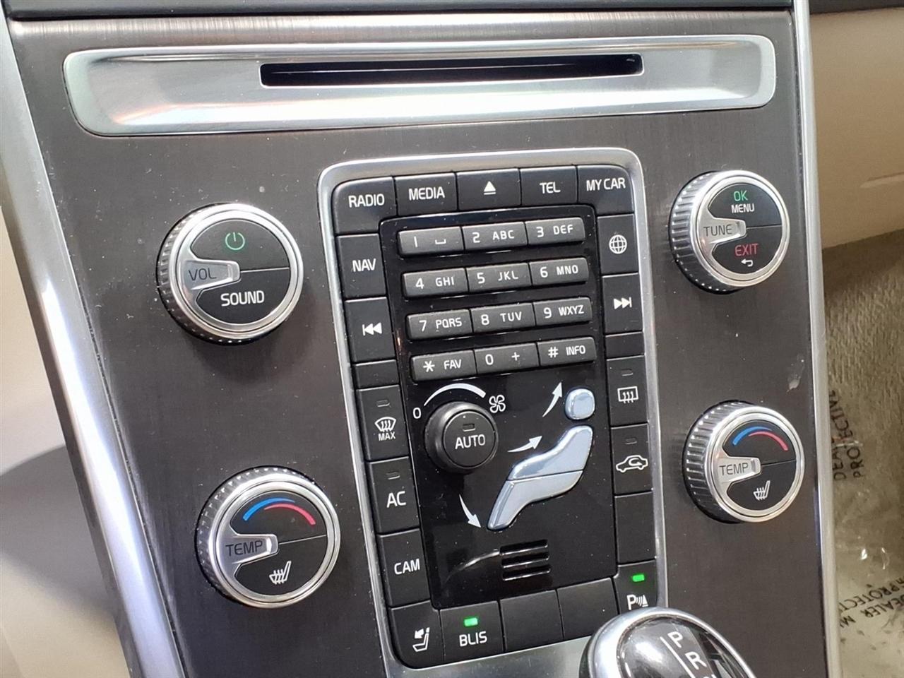 Volvo XC60 2015.5 AWD 4dr T5 2015