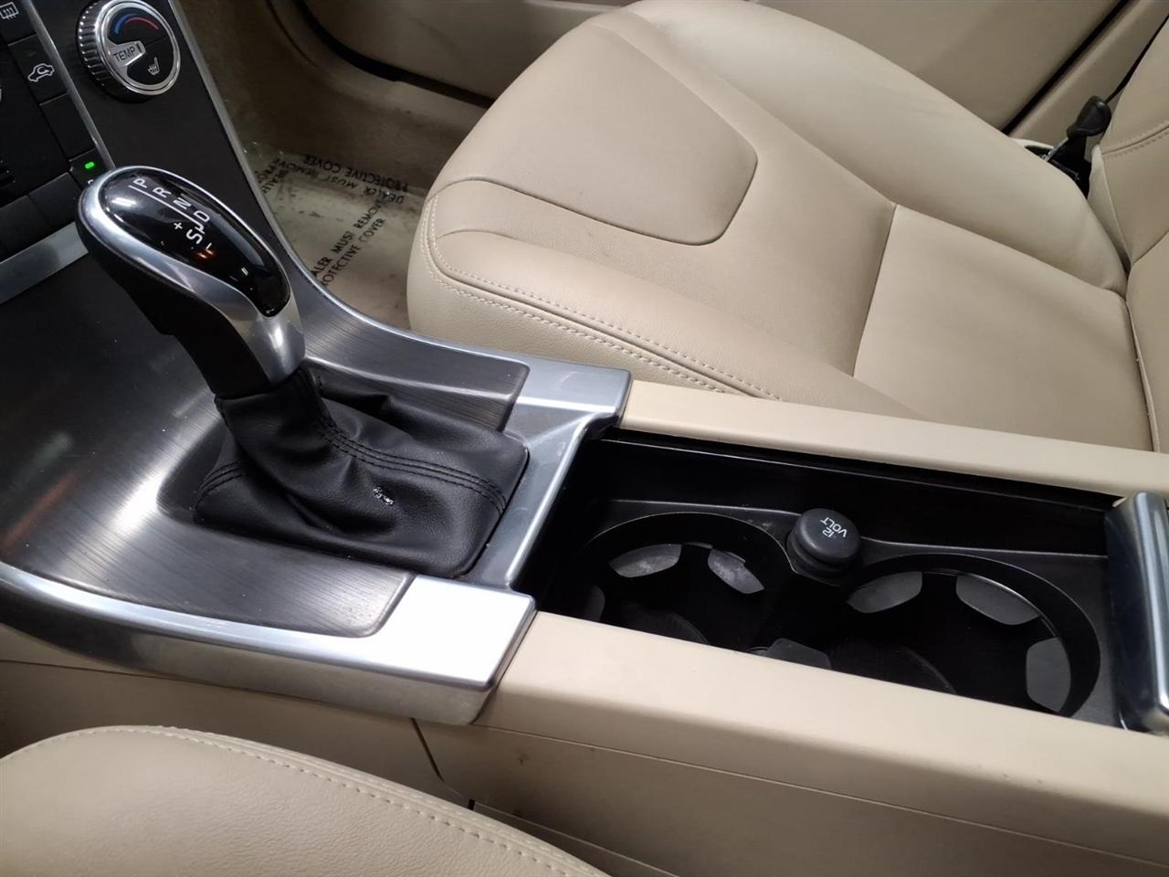 Volvo XC60 2015.5 AWD 4dr T5 2015