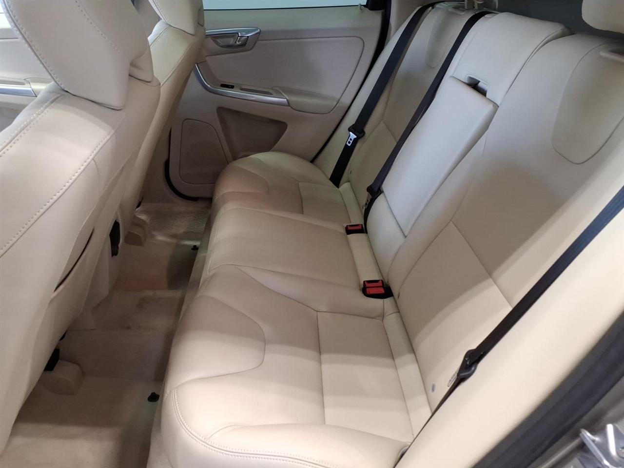 Volvo XC60 2015.5 AWD 4dr T5 2015