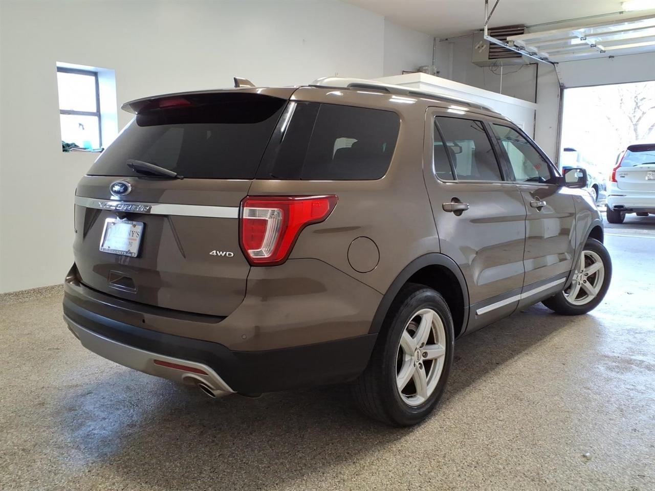 Ford Explorer 4WD 4dr XLT 2016