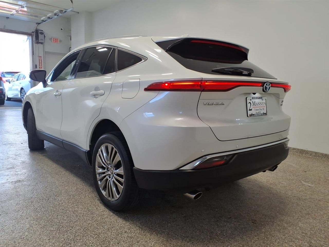 Toyota Venza XLE I4 AWD 2022