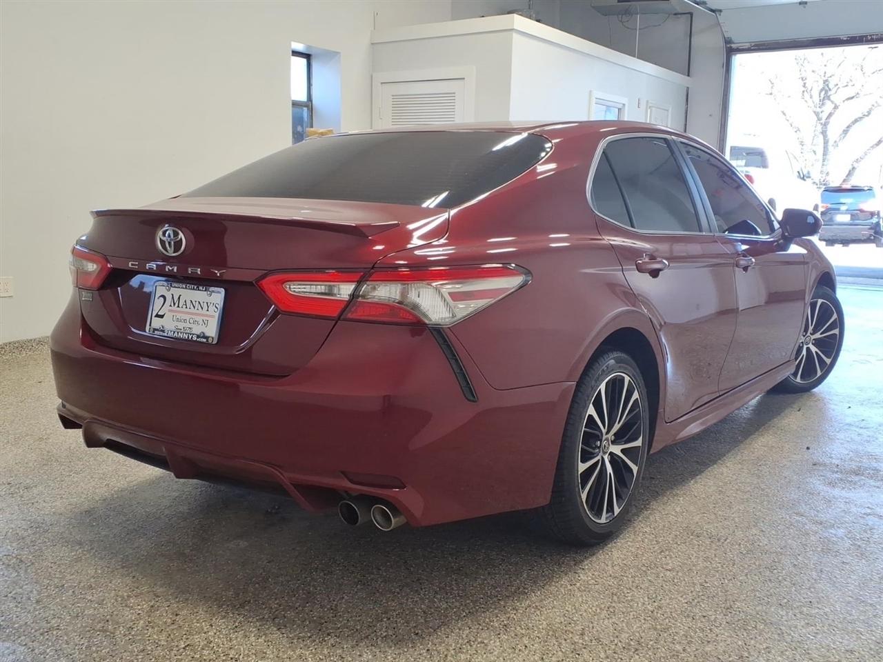 Toyota Camry SE 2018