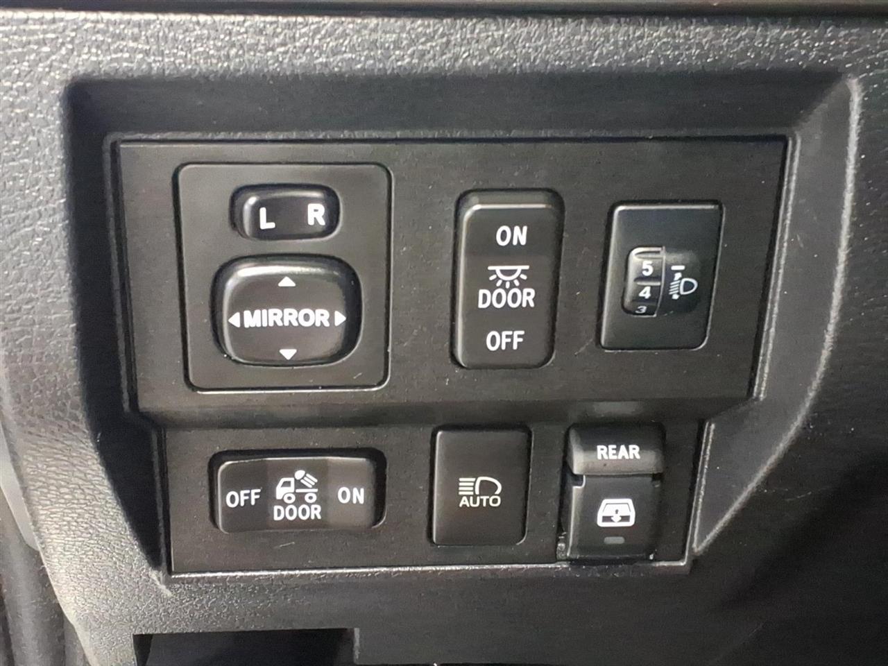 Toyota Tundra 4WD SR5 CrewMax 5.5' Bed 4.6L (Natl) 2018