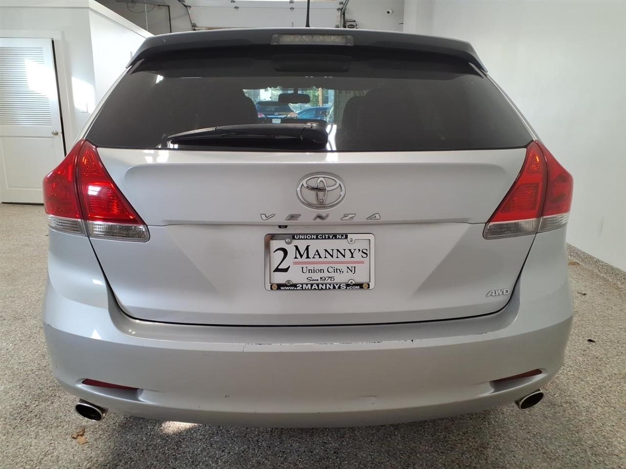 Toyota Venza 4dr Wgn V6 AWD (Natl) 2011