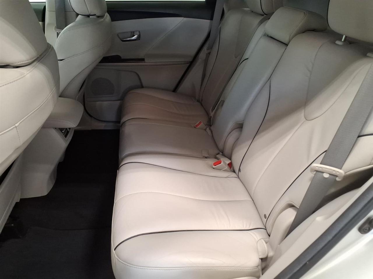 Toyota Venza 4dr Wgn V6 AWD (Natl) 2011