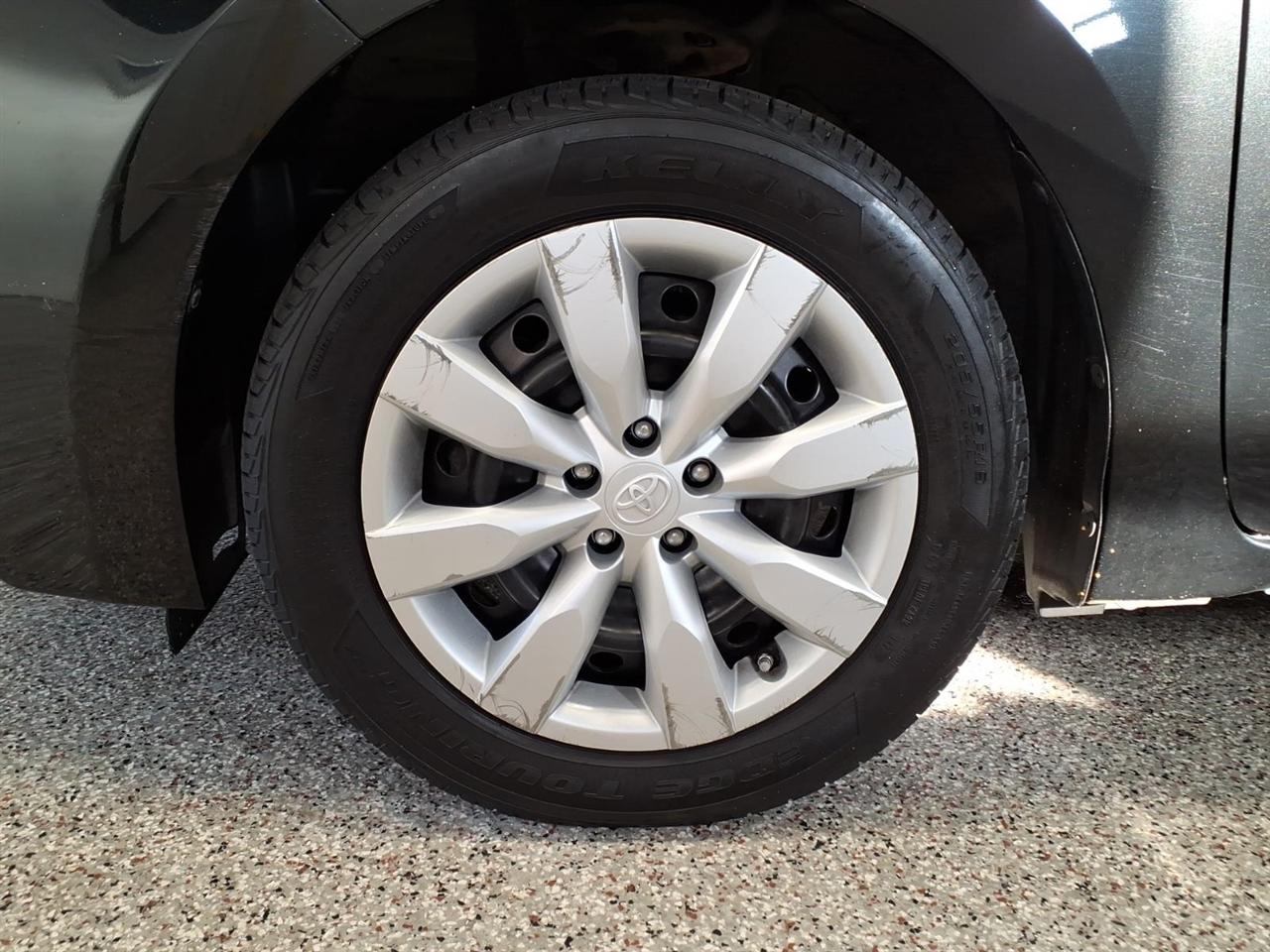 Toyota Corolla 4dr Sdn Auto LE (Natl) 2016