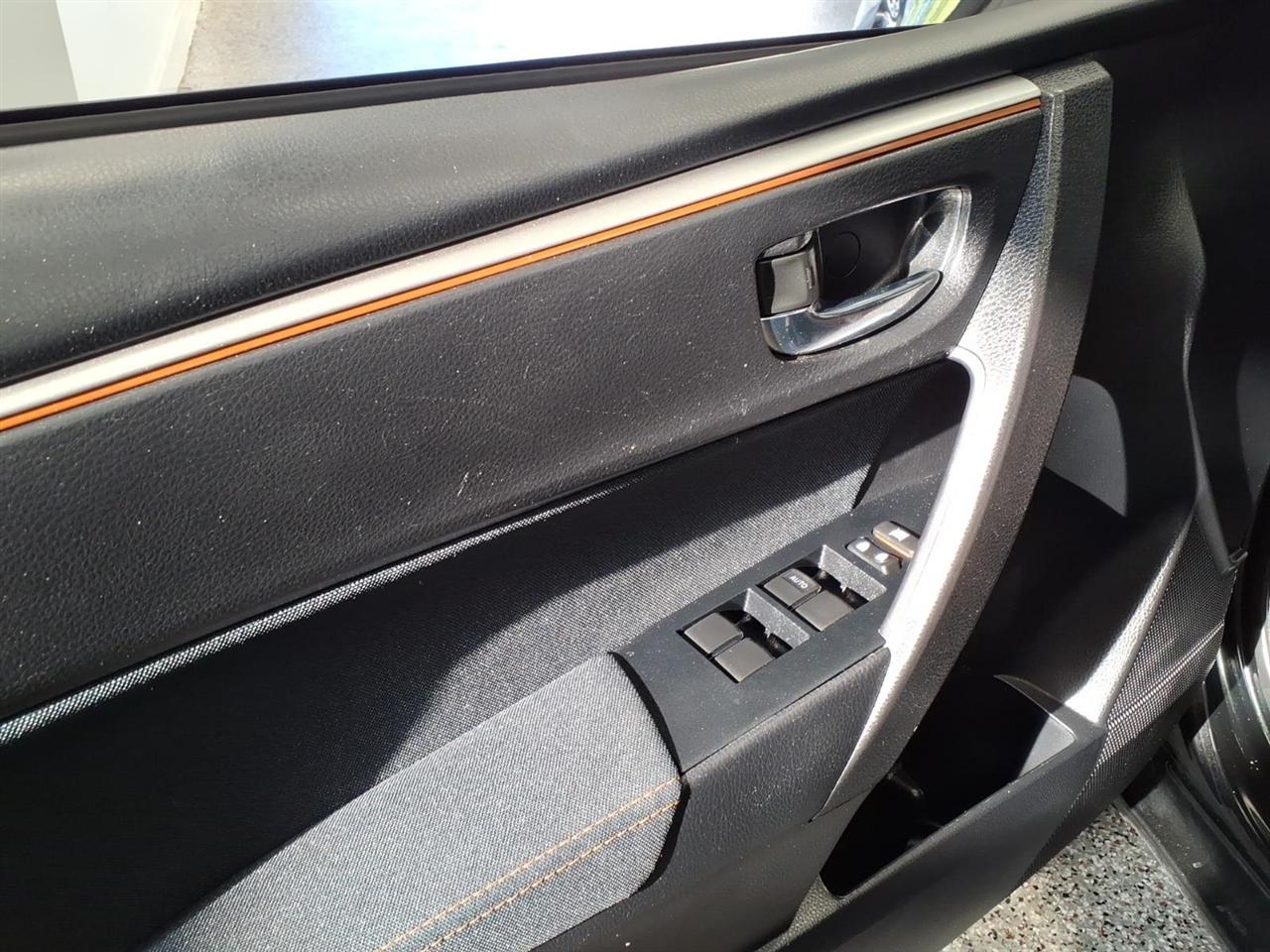 Toyota Corolla 4dr Sdn Auto LE (Natl) 2016