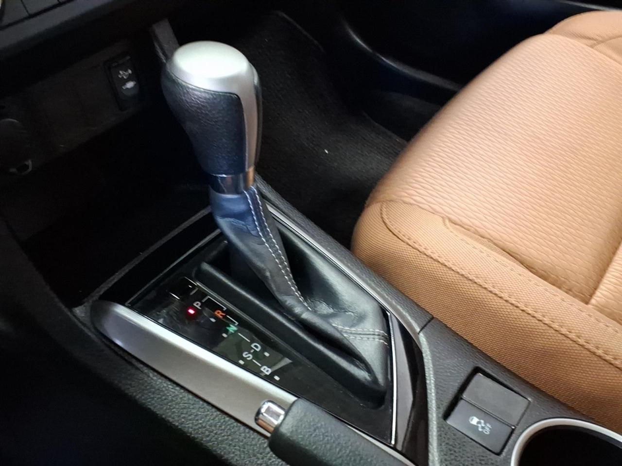 Toyota Corolla 4dr Sdn Auto LE (Natl) 2016