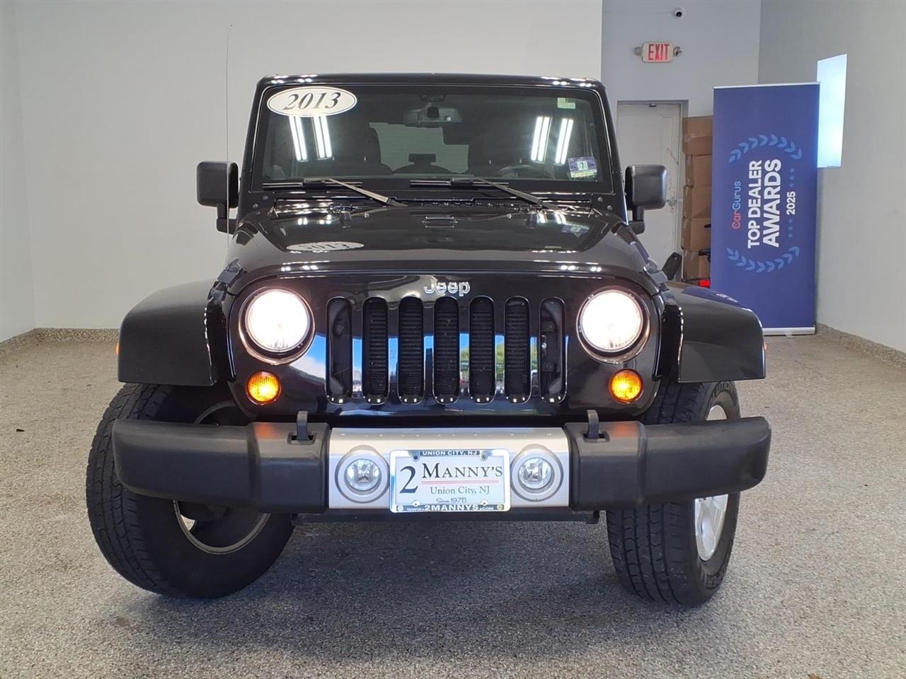 Jeep Wrangler Unlimited 4WD 4dr Sahara 2013