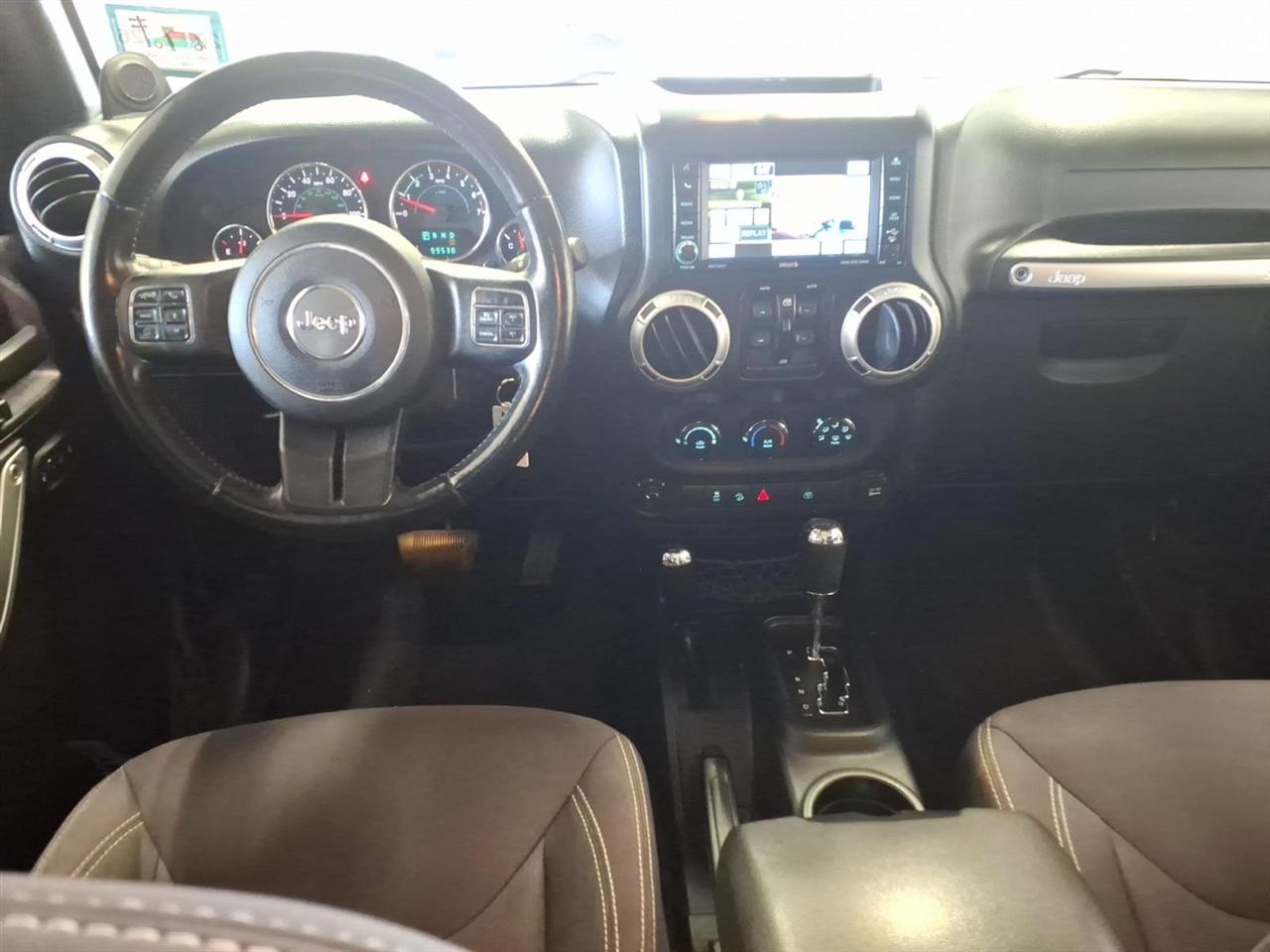 Jeep Wrangler Unlimited 4WD 4dr Sahara 2013