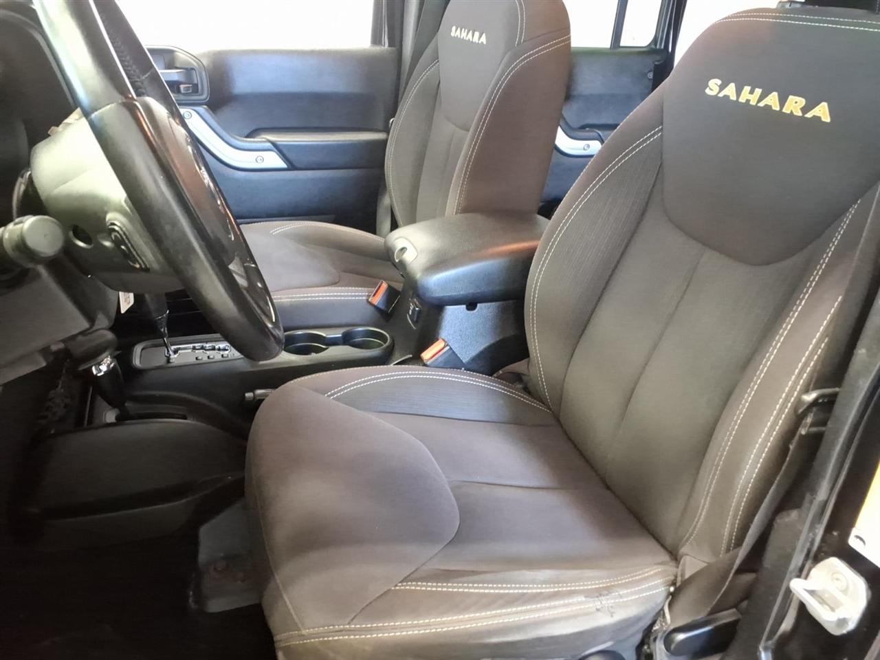 Jeep Wrangler Unlimited 4WD 4dr Sahara 2013