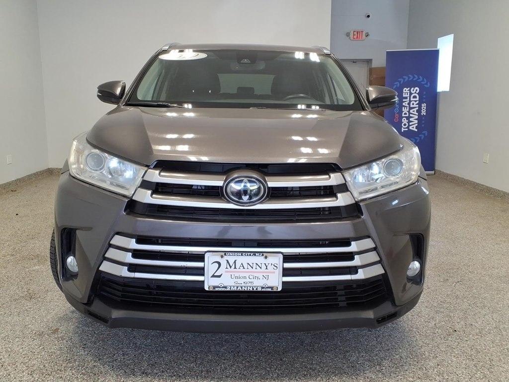 Toyota Highlander XLE AWD V6 2019